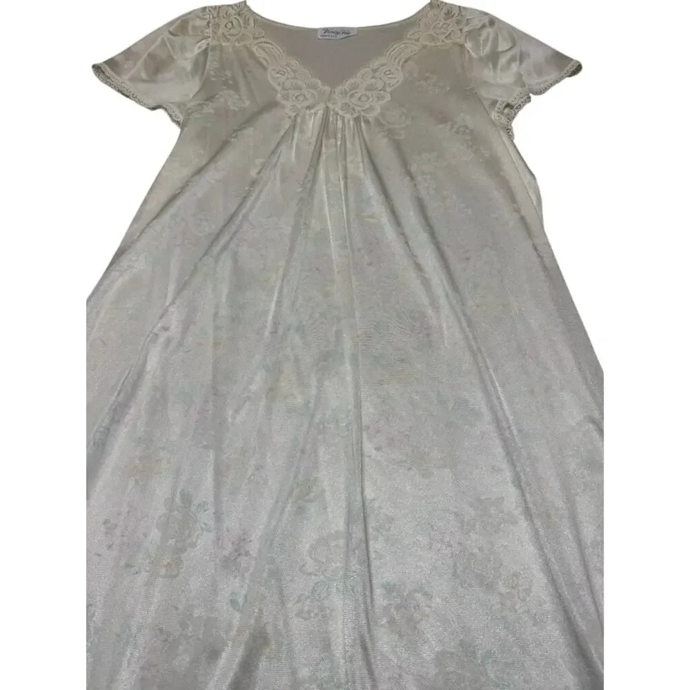 Vanity Fair vintage vanity